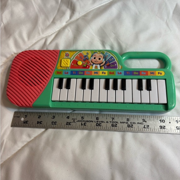 CoComelon First Act Musical Keyboard Piano Toy, 23 Keys - Multicolor - Picture 4 of 4